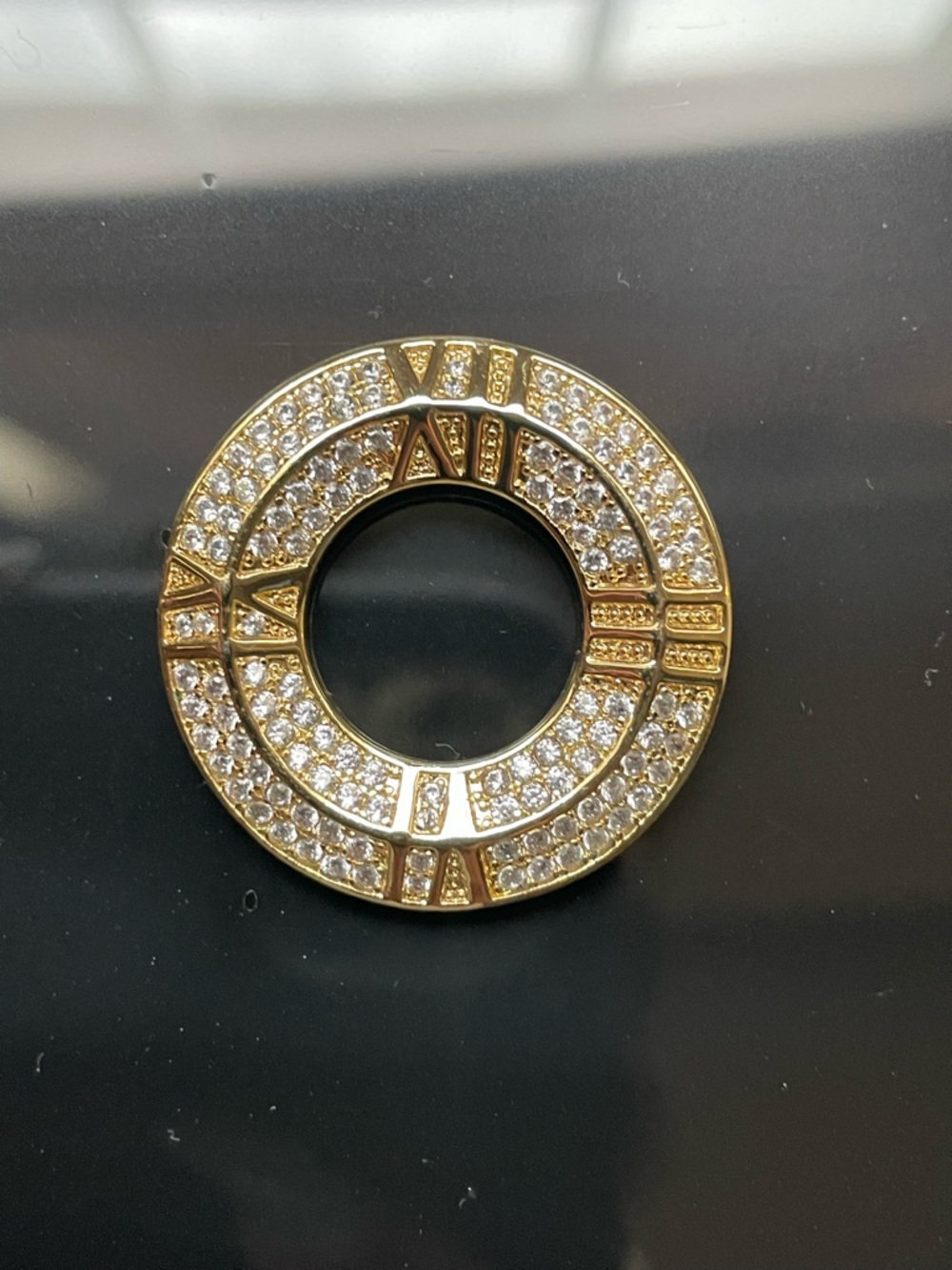 Source Unknown Gold and Clear Crystal Round Pendant